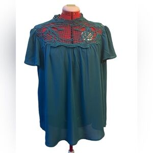 Lane Bryant flowy top with crochet neckline size 14/16